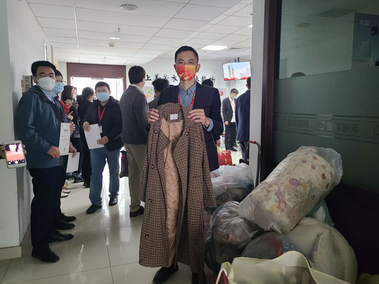 以爱之光,点亮未来!“智邦国际情系大凉山,捐衣赠物送暖阳”成功举办