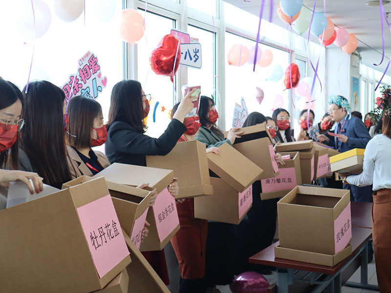 致最美女神:不负芳华,不负青春,最爱是你!