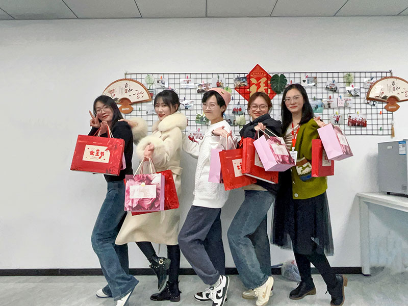 致天下所有女神:无限可能,终身美丽,女神节快乐! 致天下所有女神:无限可能,终身美丽,女神节快乐!