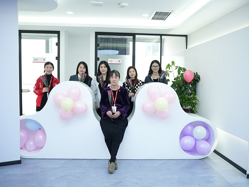 向美而生，灼灼其华，女神节快乐！